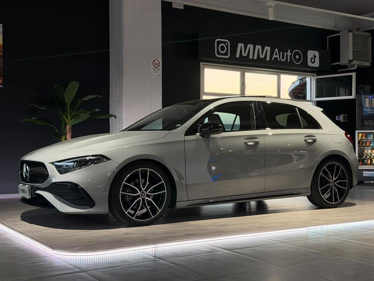 Mercedes-benz A 180 d Automatic Alpine Grey Edition
