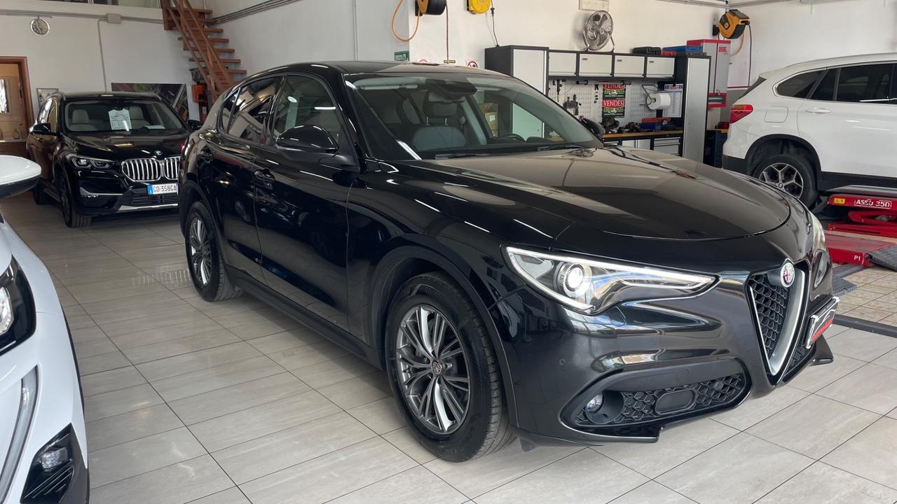 Alfa Romeo Stelvio 2.2 Turbodiesel 180 CV AT8 RWD Executive