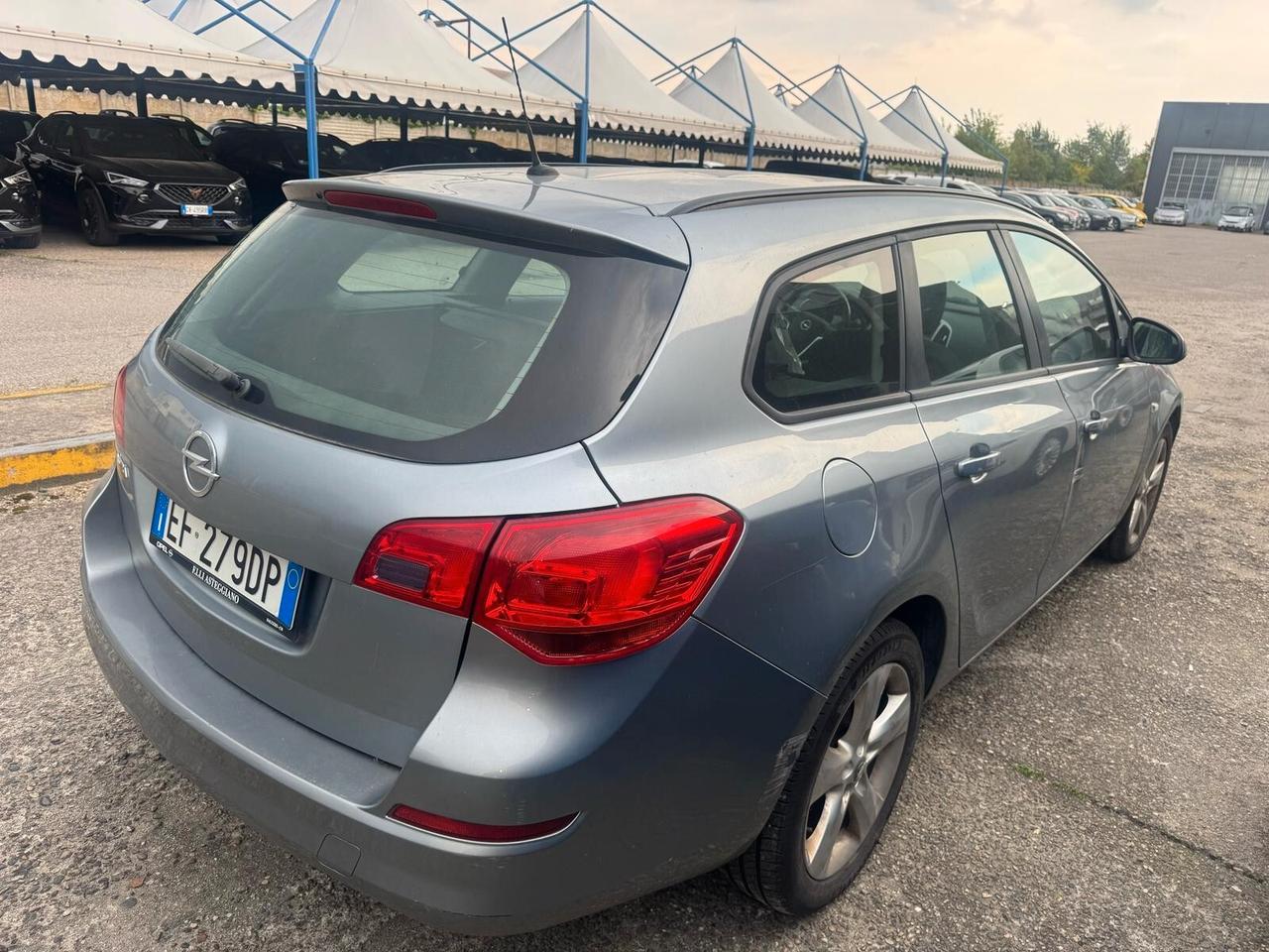 Opel Astra 1.4 100CV Sports Tourer Cosmo