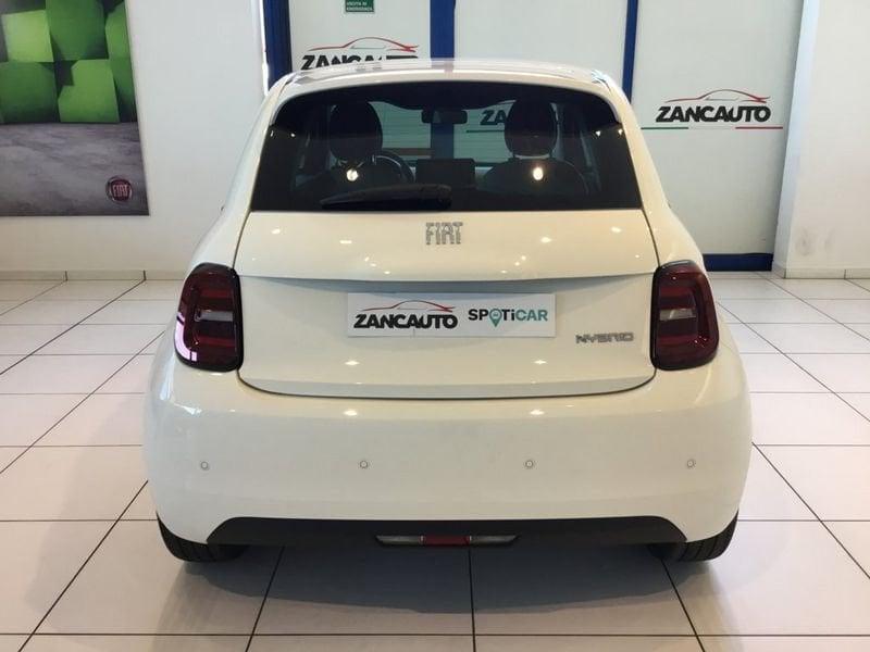 FIAT 500 Hybrid Hybrid Icon MY26 PACK STYLE