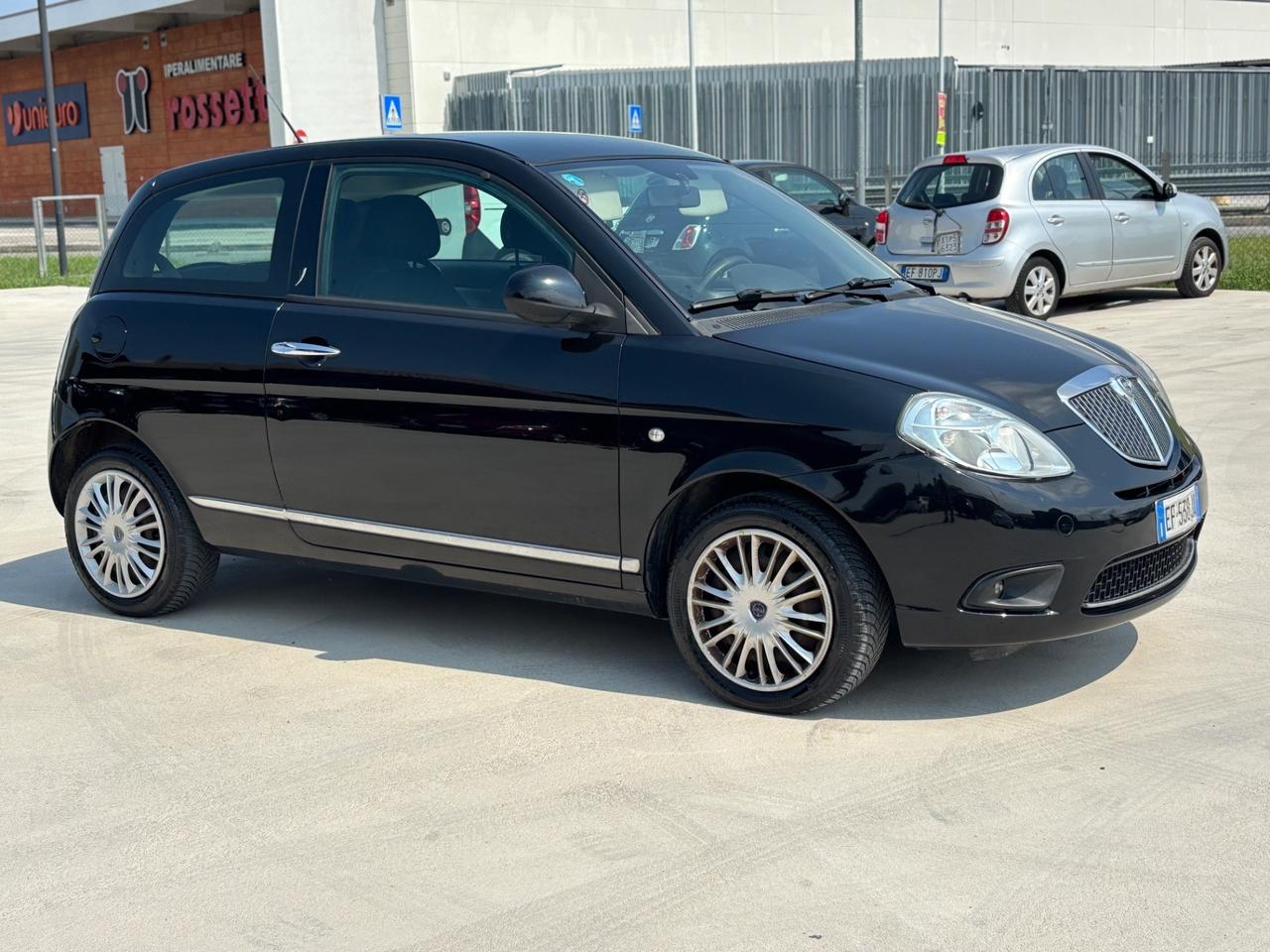Lancia Ypsilon 1.3 MJT 75 CV Platino