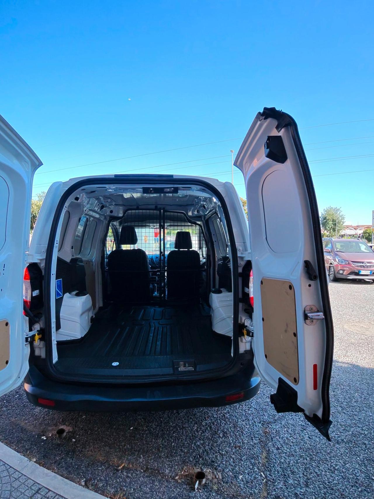 Ford Transit Courier 1.0 benz. 6 marce unipro