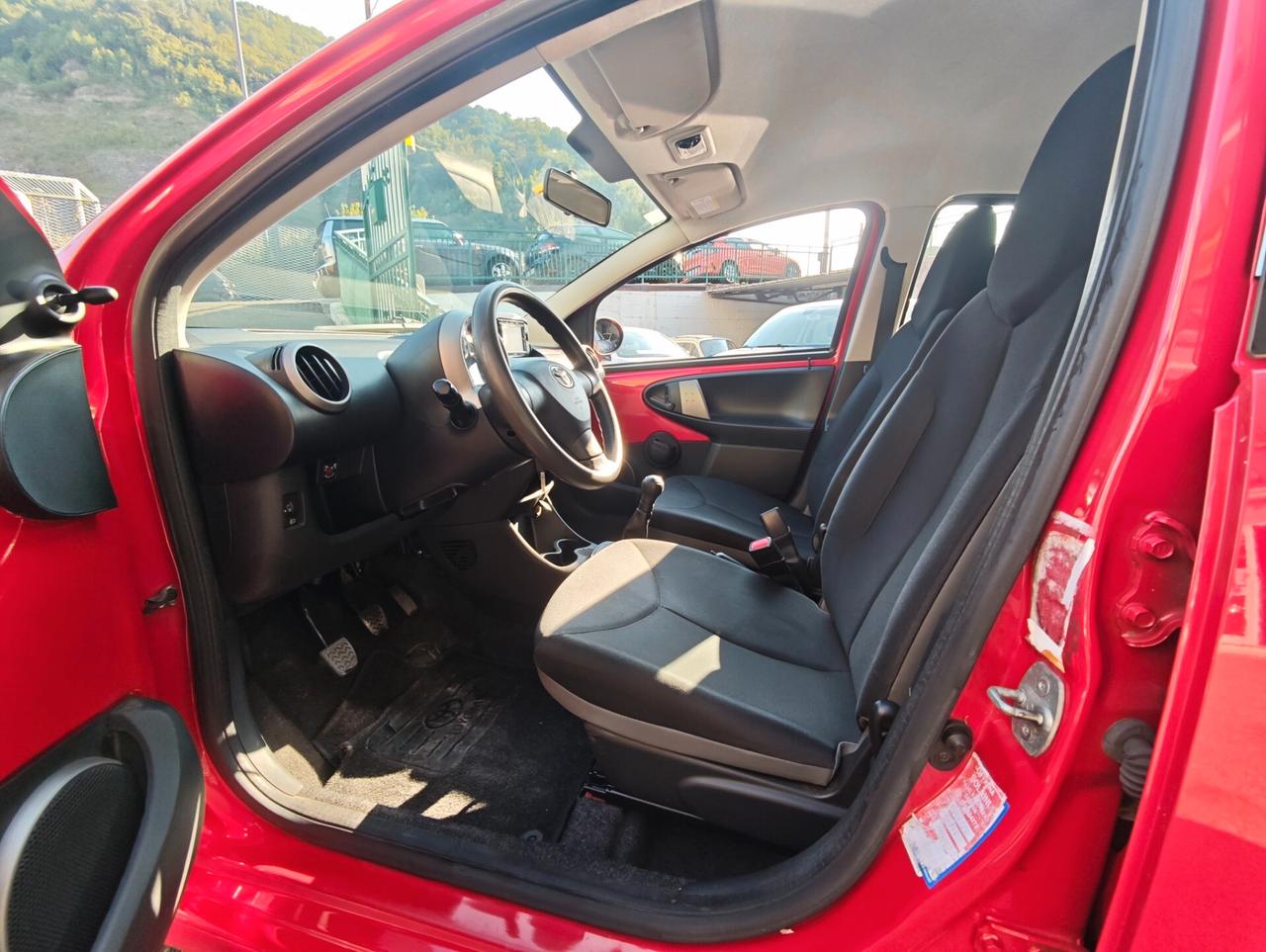 Toyota Aygo 1.0 12V VVT-i 5 porte Active Connect