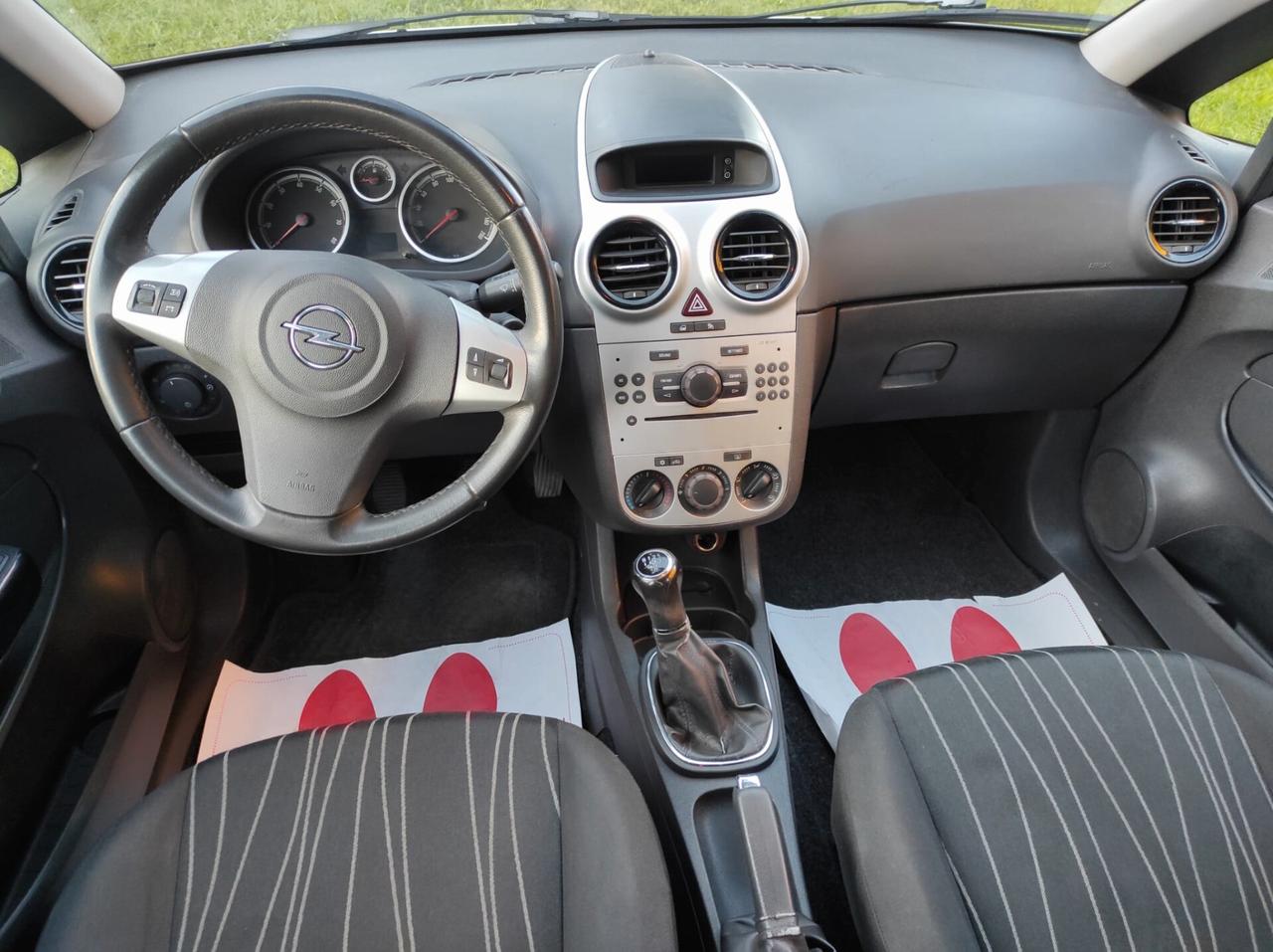 Opel Corsa 1.2 5 porte Cosmo