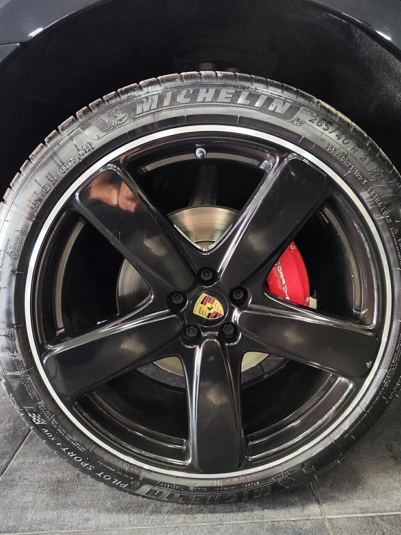 Porsche Macan 2.0 245cv Tetto Led
