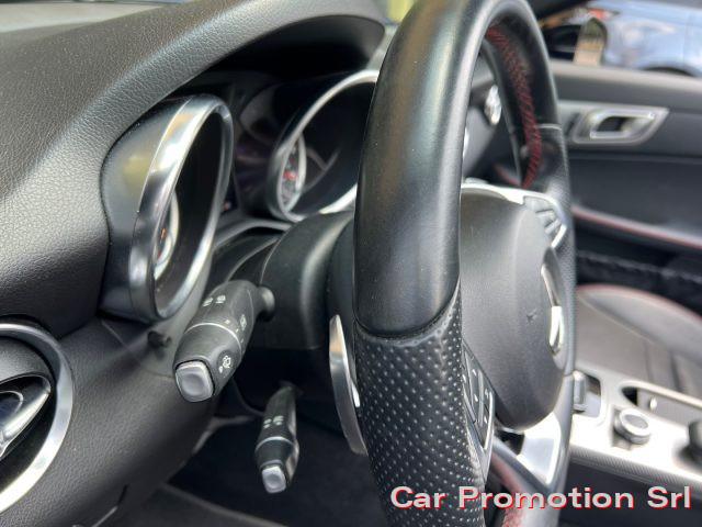 MERCEDES-BENZ SLC 200 Premium