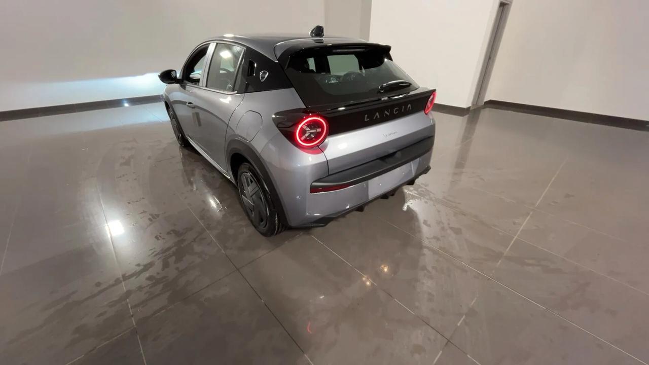 Lancia Ypsilon Hybrid e-DCT