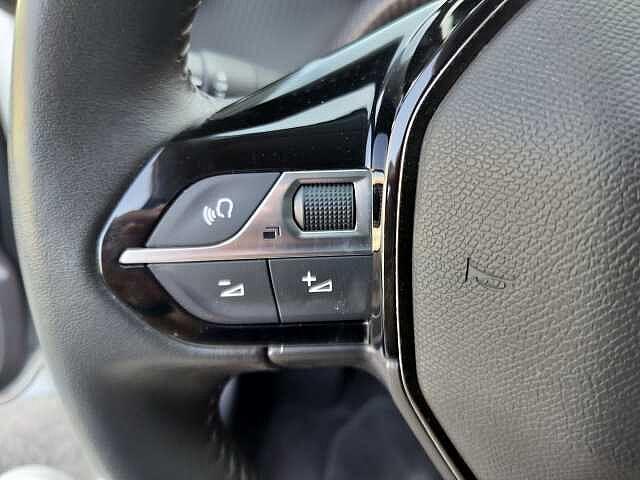 Peugeot 208 BlueHDi 100 Stop&Start Allure Pack