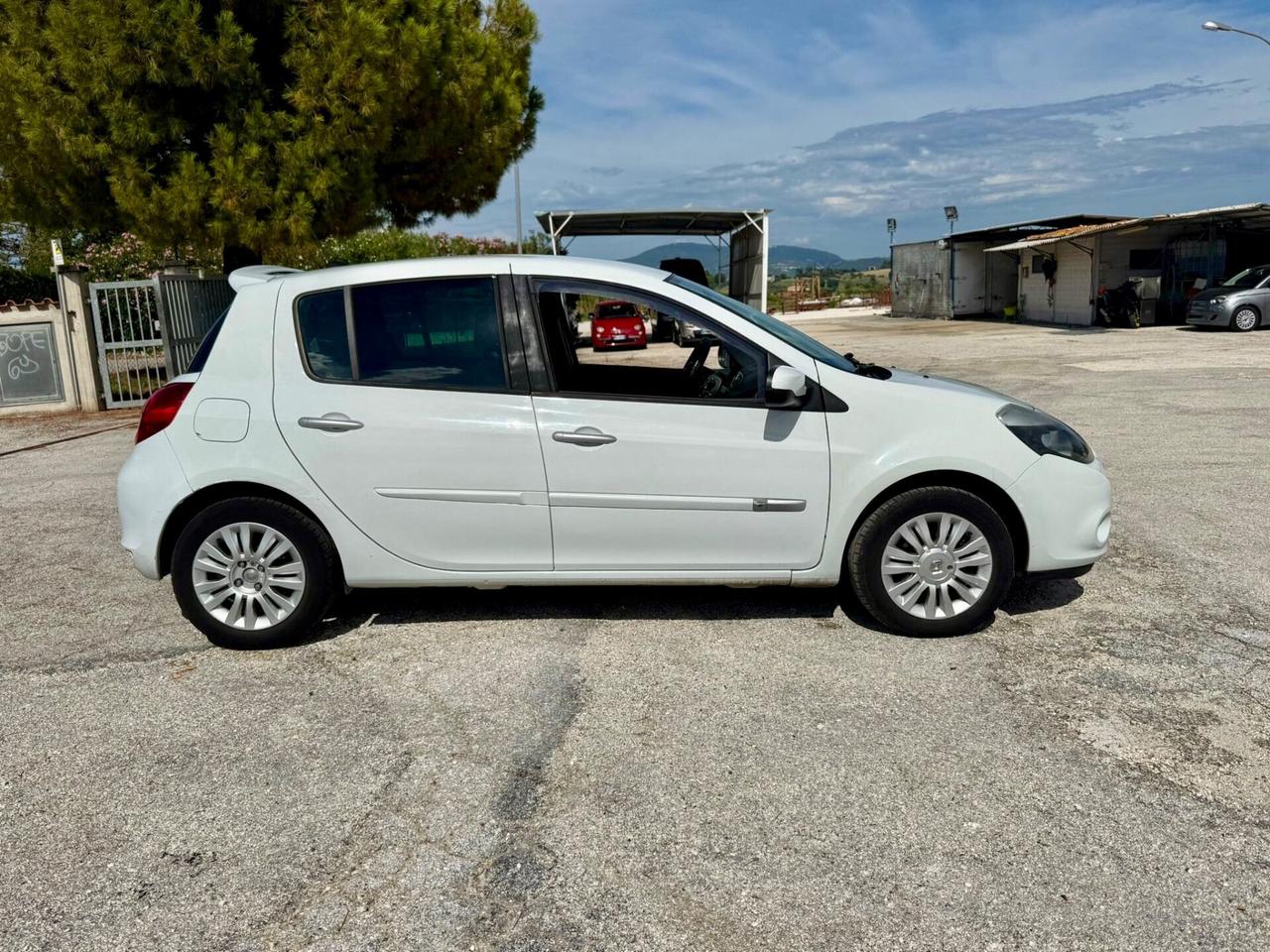 Renault Clio 1.2 GPL 5porte neopatentati uniproprietario