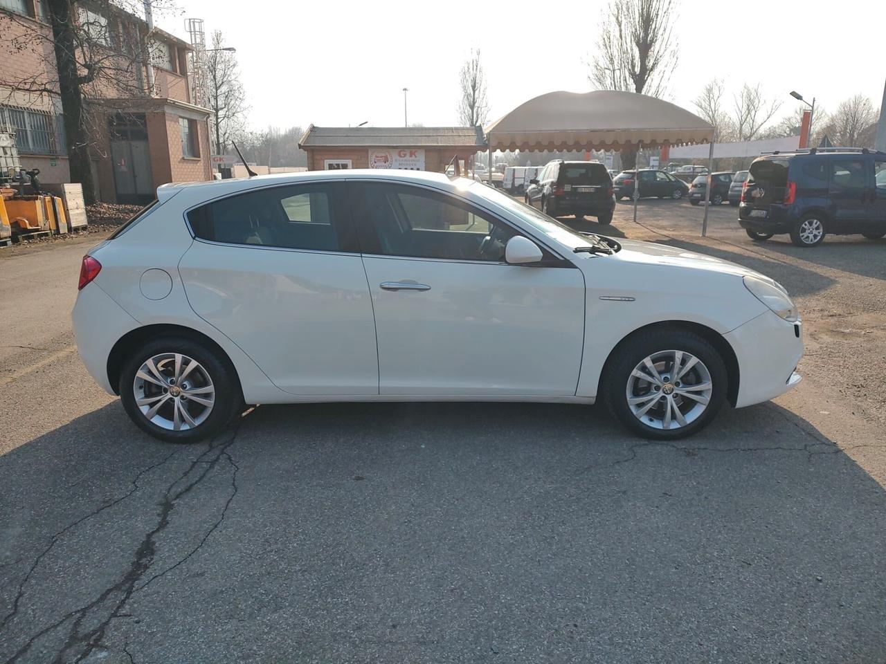 Alfa Romeo Giulietta 1.4 Turbo 120 CV BENZINA\ GPL CON SCADENZA 2032, OK NEOPATENTATI.