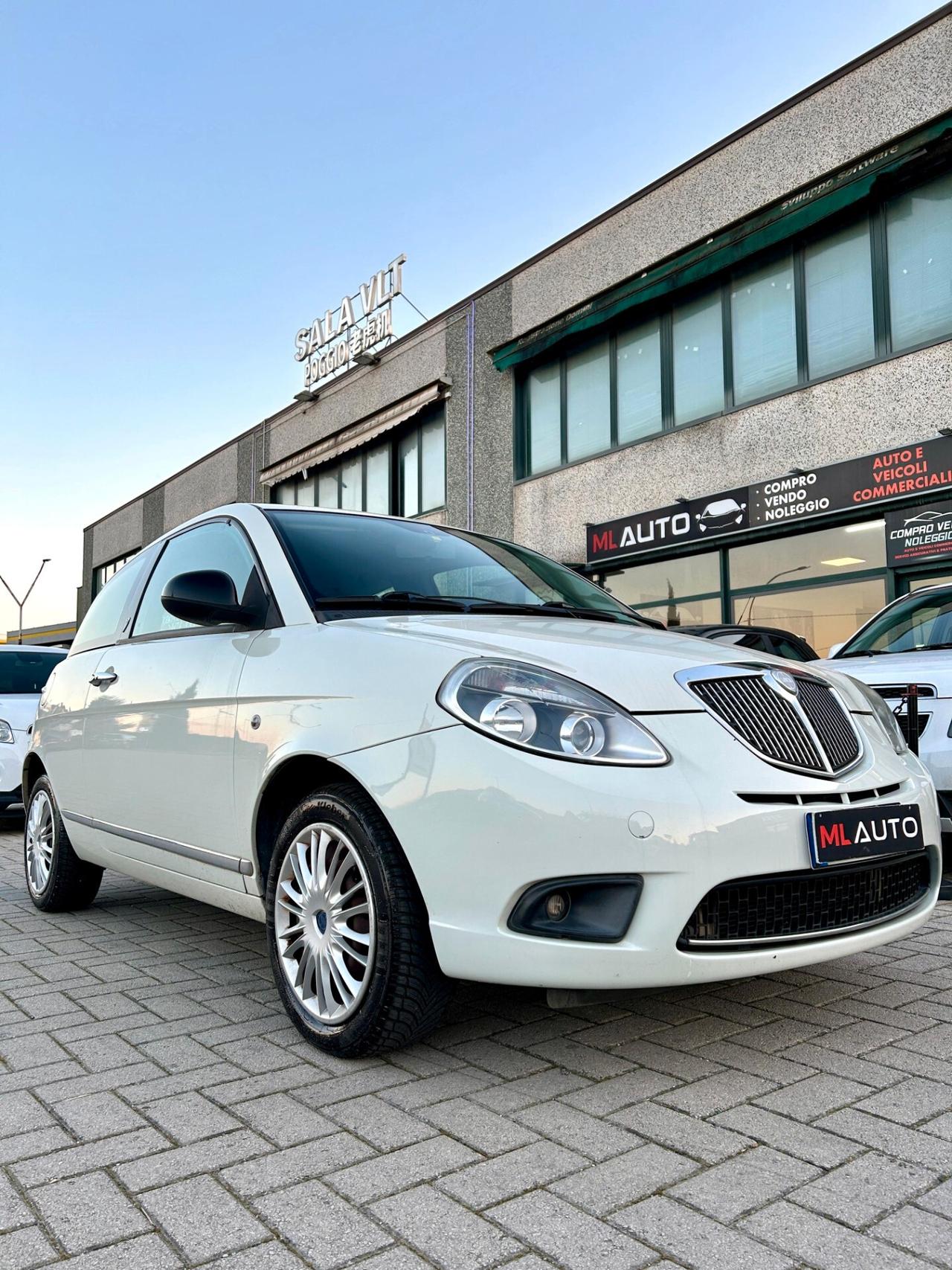 Lancia Ypsilon 1.2 69 CV Elle - OK NEOPATENTATI