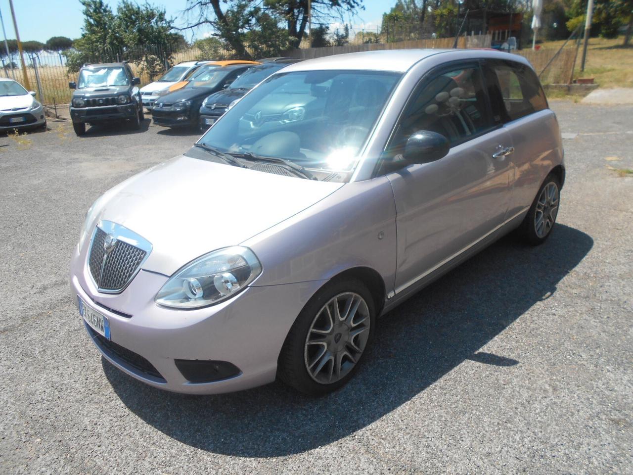 Lancia Ypsilon 1.2 69 CV Unyca