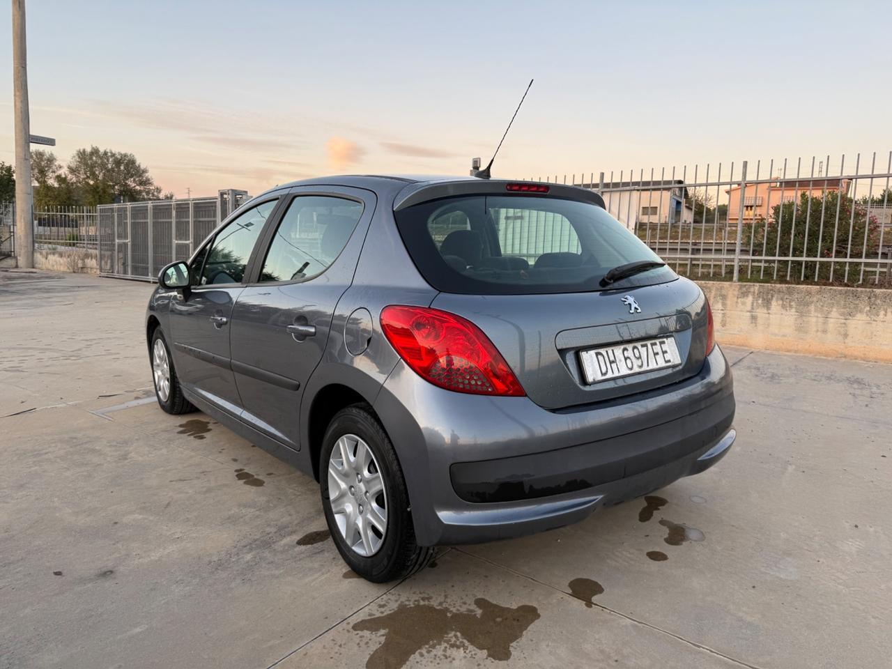 Peugeot 207 1.4 HDi 70CV 5p. ONE Line