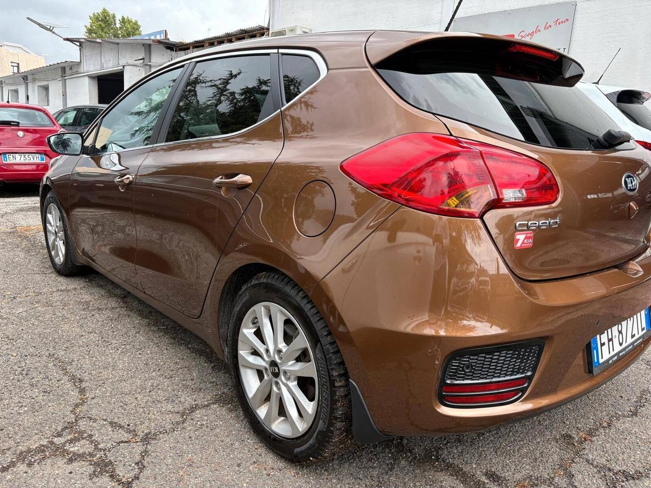 Kia Ceed cee'd 1.6 GDI 5 porte Cool automatica