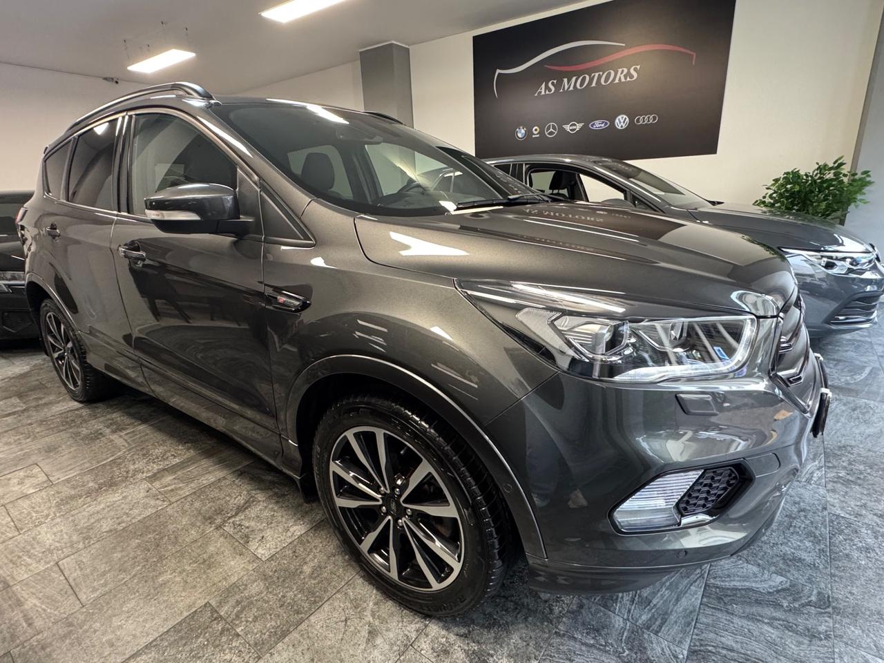 Ford Kuga 2.0 TDCI ST LINE DA VETRINA