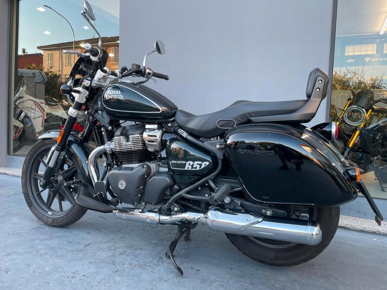 Royal Enfield Super Meteor 650 - 2023