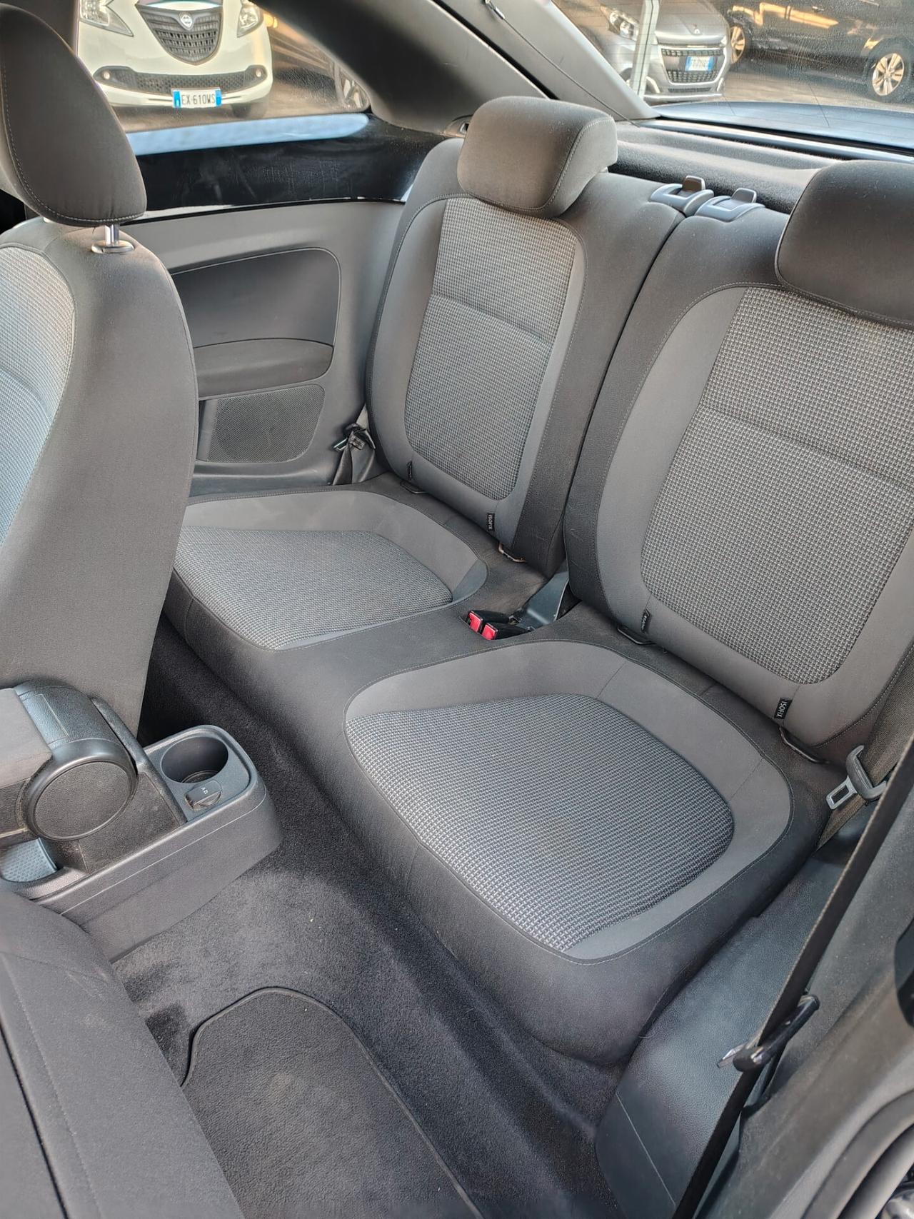 Volkswagen Maggiolino 1.6 TDI Design