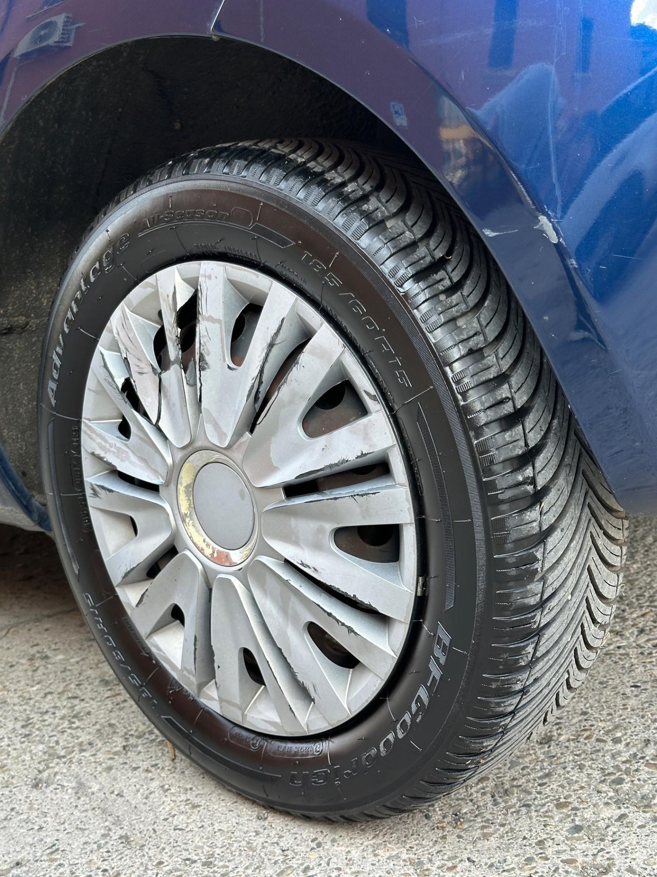 Toyota Yaris 1.3 3 porte cambio automatico