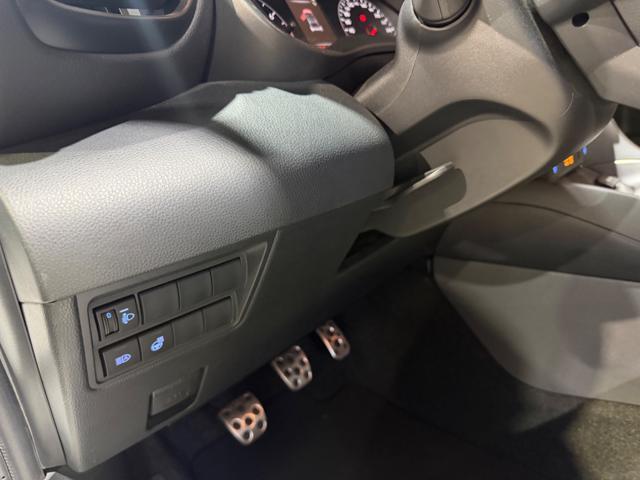 TOYOTA Yaris PRIMA VERNICE WHITE PERLA FULL STOCK