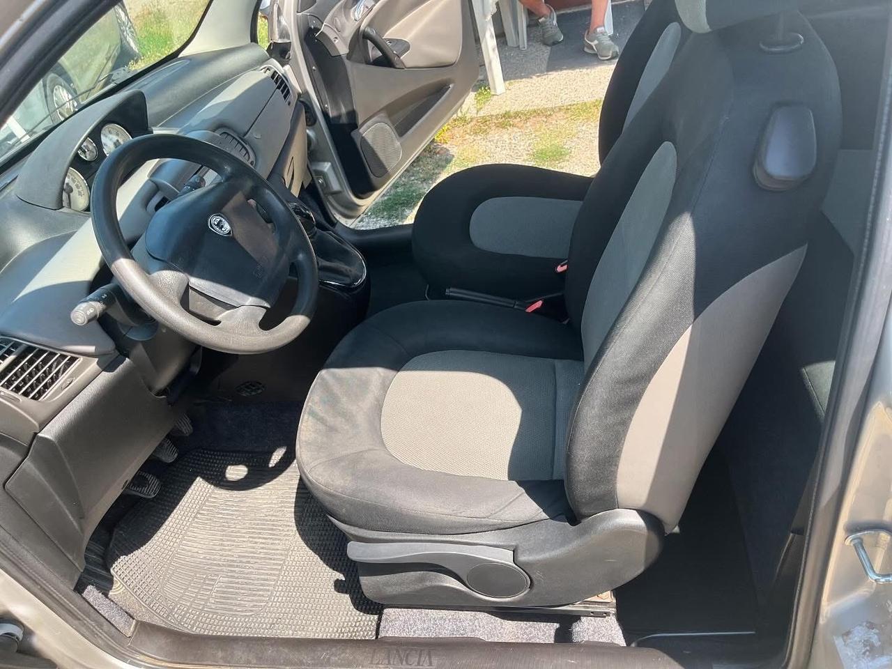 Lancia Ypsilon 1.2 16V Argento