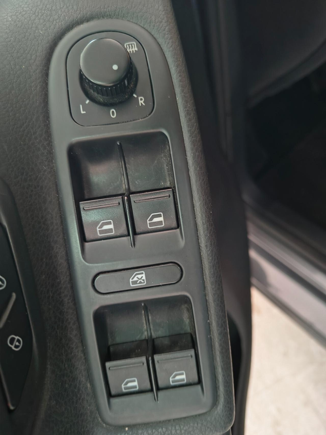 VOLKSWAGEN GOLF 1.6 TDI BUSINESS HIGHLINE