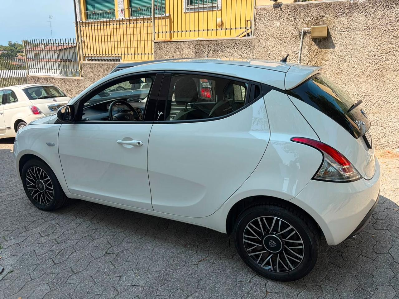 Lancia Ypsilon 1.2 69 CV 5 porte Elefantino*EURO6*NEOPATENTATI