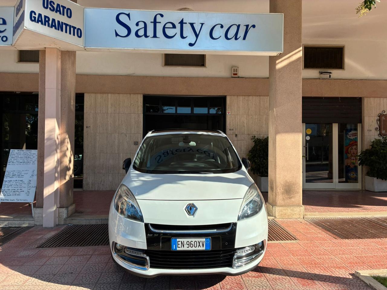 Renault Scenic1.6dCi130CV Tetto navi retro-12