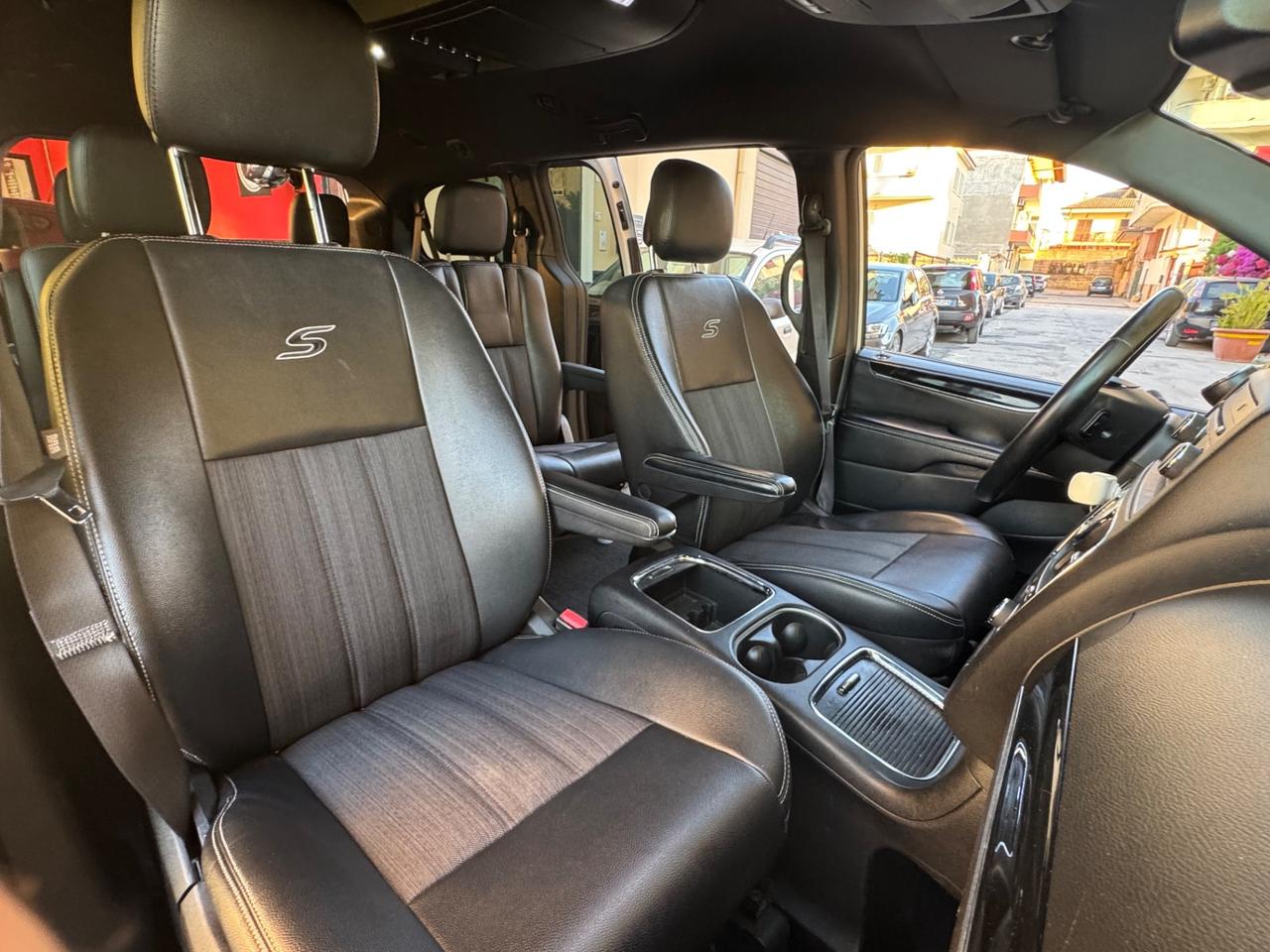 Lancia Voyager 2.8 Turbodiesel Platinum 177 CV