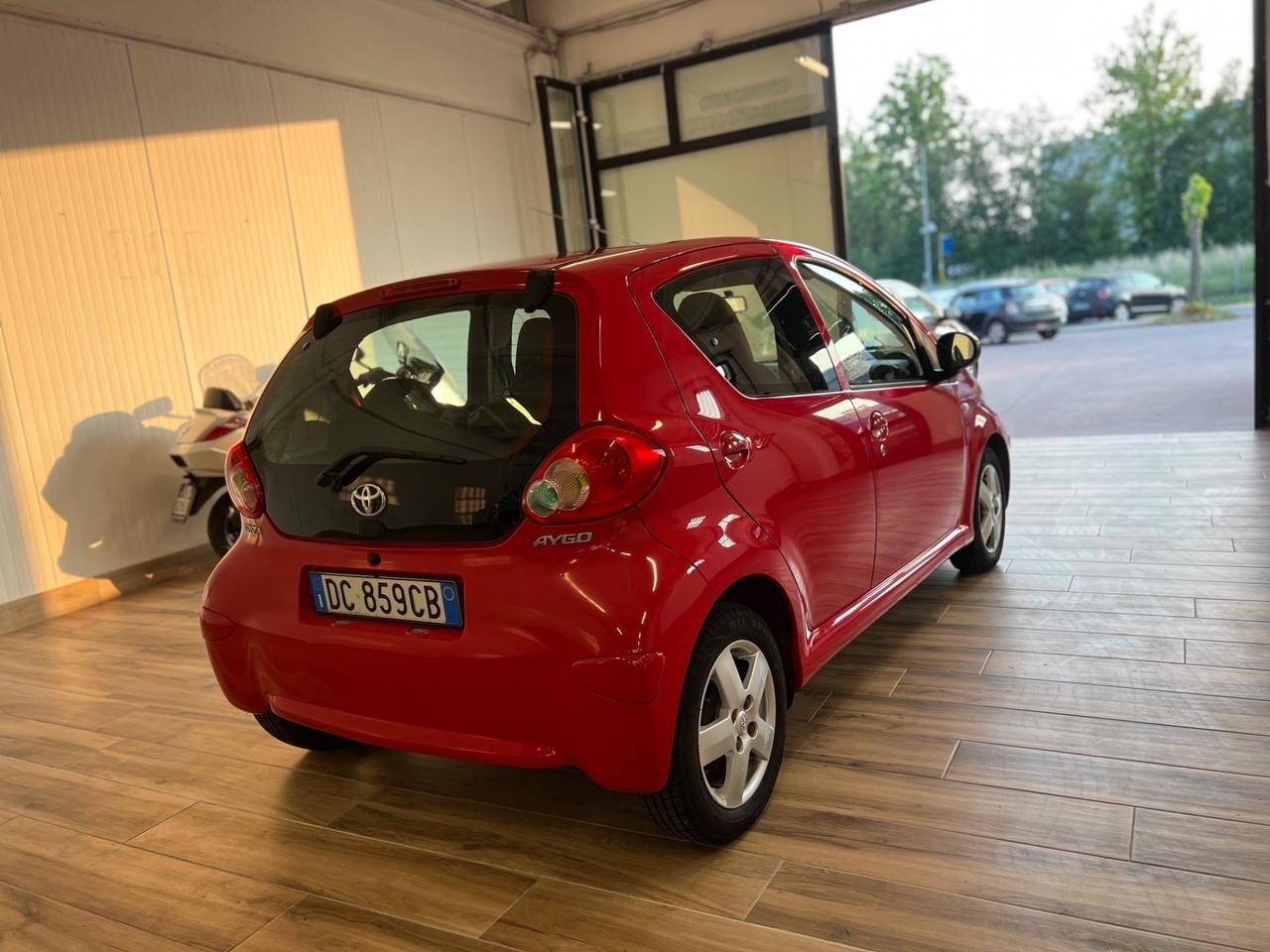 Toyota Aygo 1.0 12V VVT-i 5 porte Now