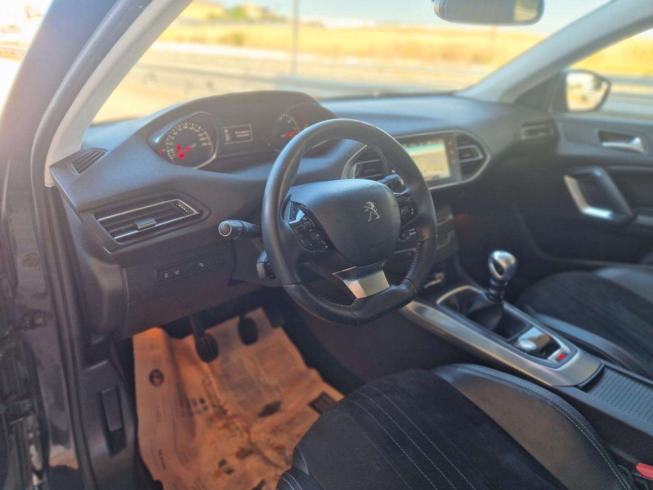 Peugeot 308 BlueHDi 120 S&S Allure
