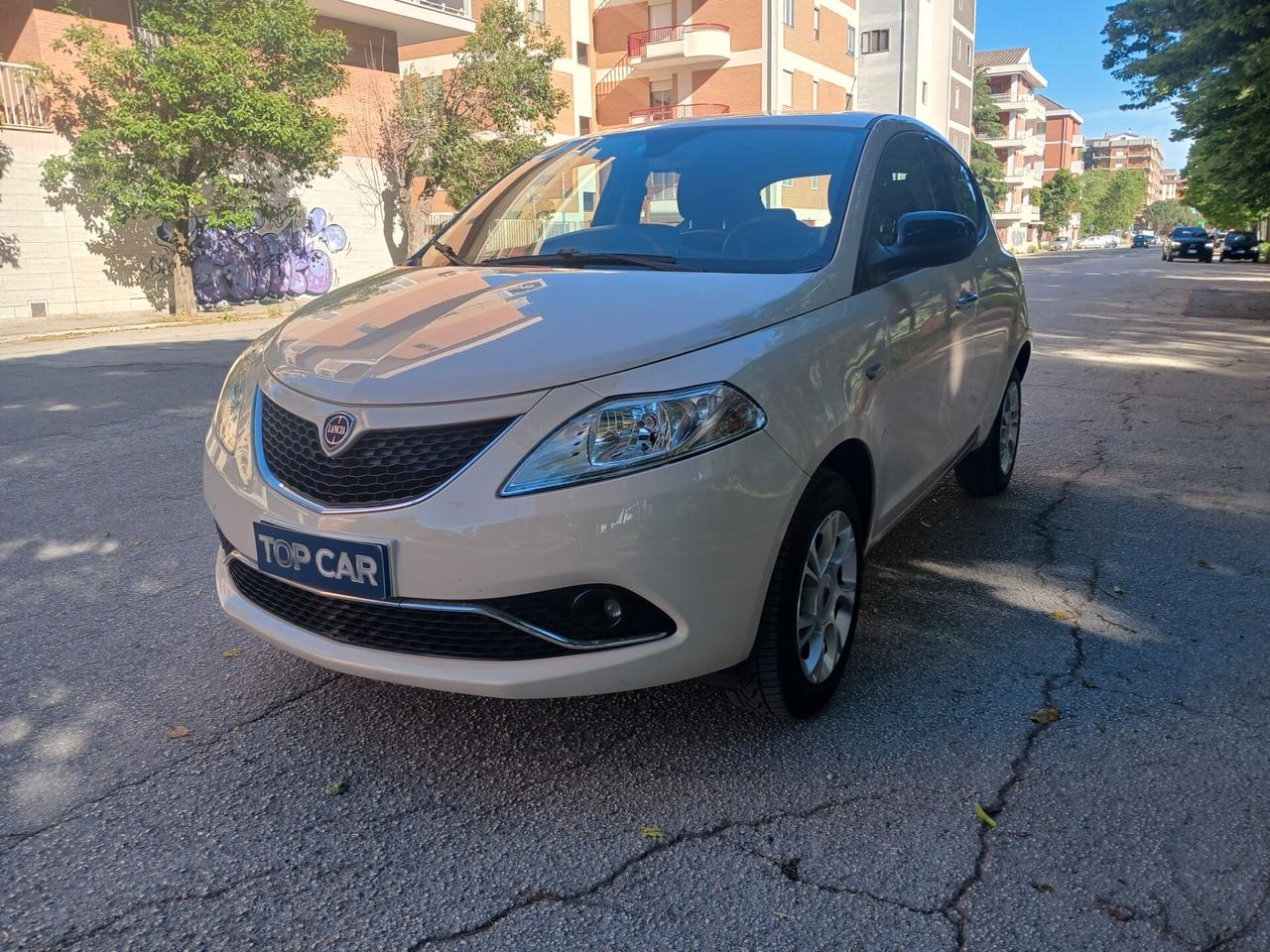 Lancia Ypsilon 0.9 TwinAir 85 CV 5 porte Metano Ecochic Platinum