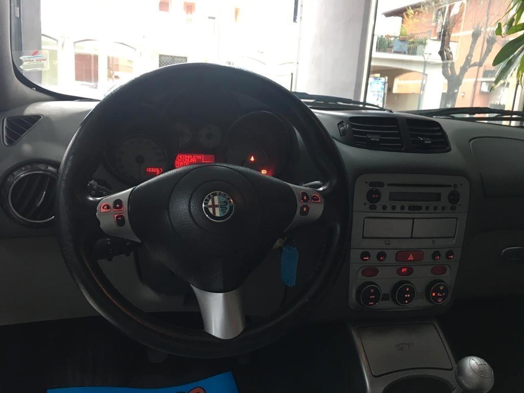 Alfa Romeo GT 2.0