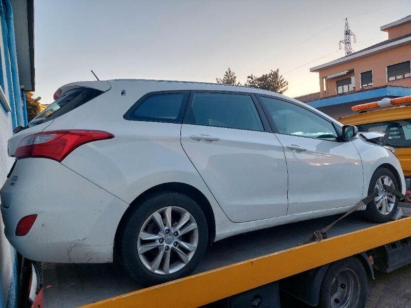 Hyundai i30 1.6 CRDi 128 CV 5p. Comfort INCIDENTATA