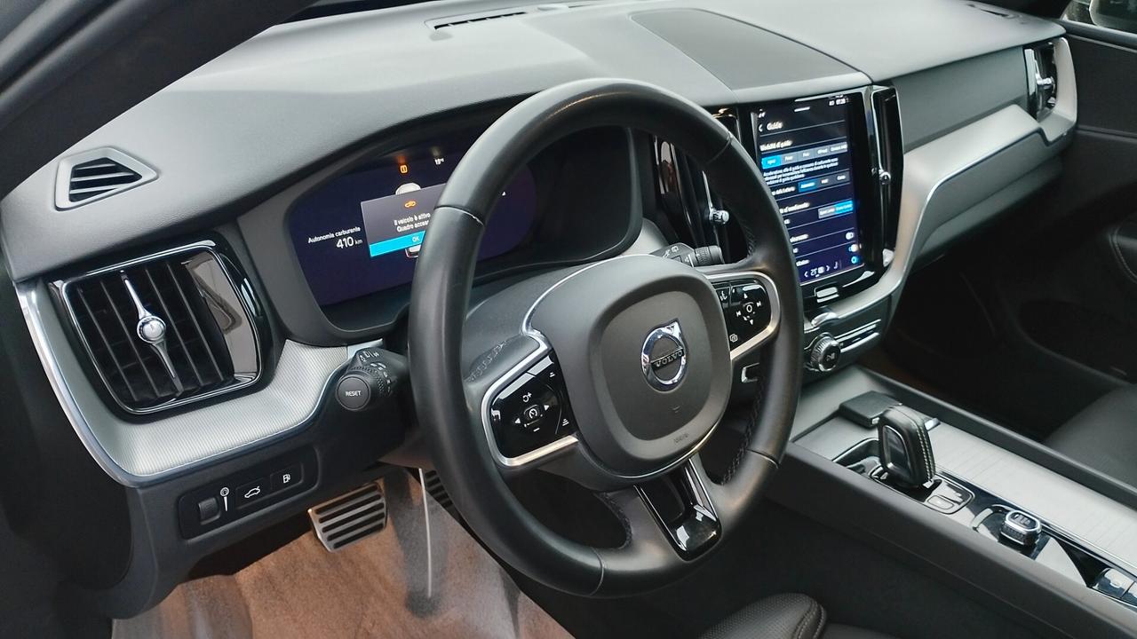 Volvo XC 60 XC60 T6 Recharge Plug-in Hybrid AWD automatico Ultimate Dark