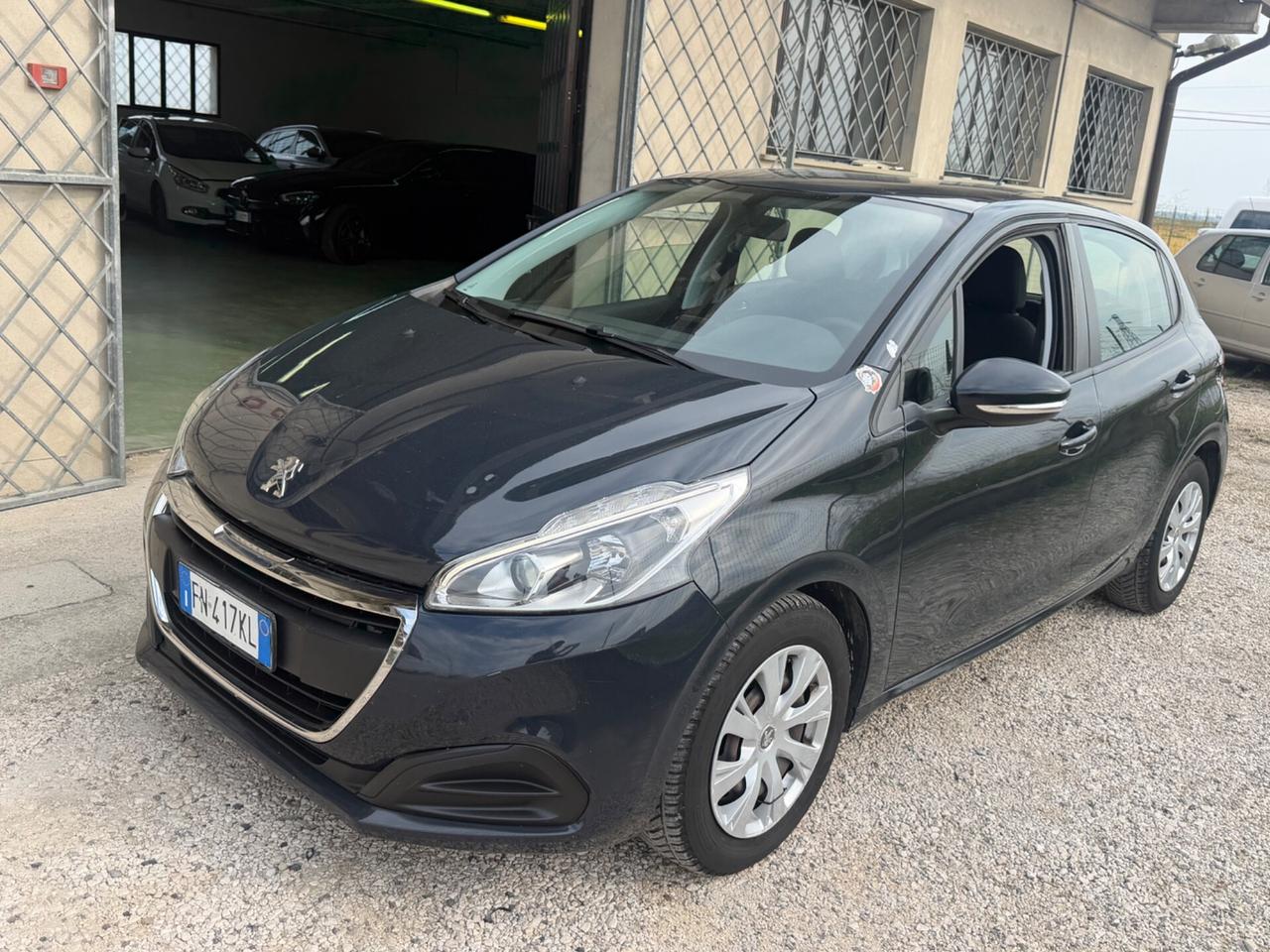 Peugeot 208 allure Garanzia 12 MESI