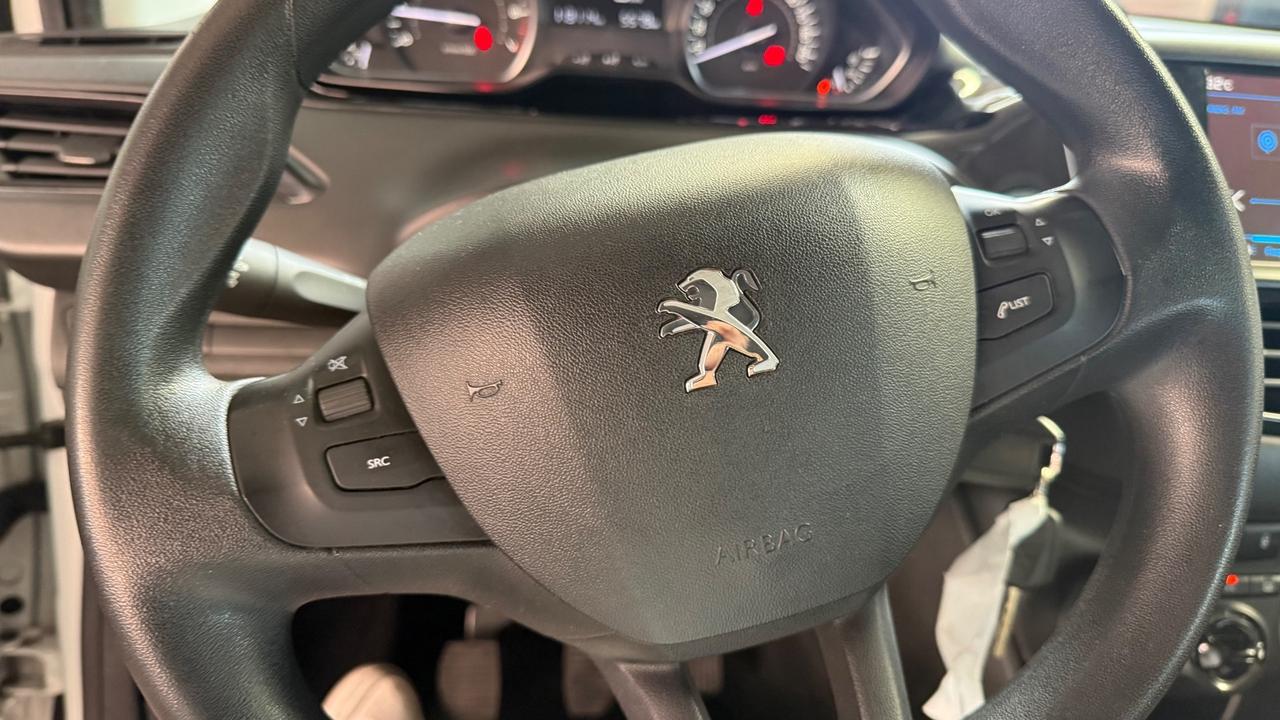 Peugeot 208 PureTech 82 5 porte Allure