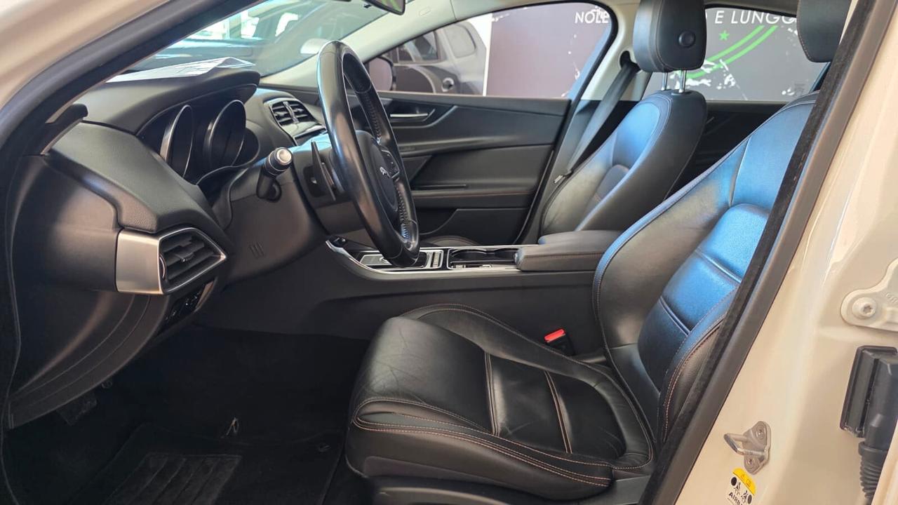 Jaguar XE 2.0 D Turbo 180CV aut. Prestige