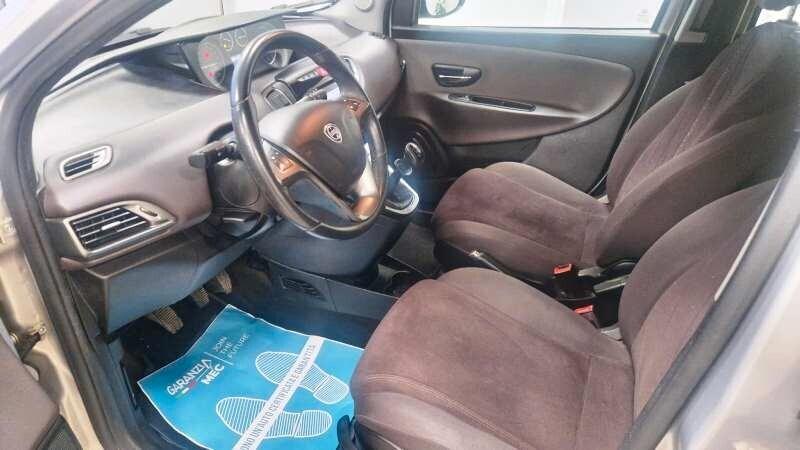 Lancia Ypsilon 1.2 69 CV S&S Gold