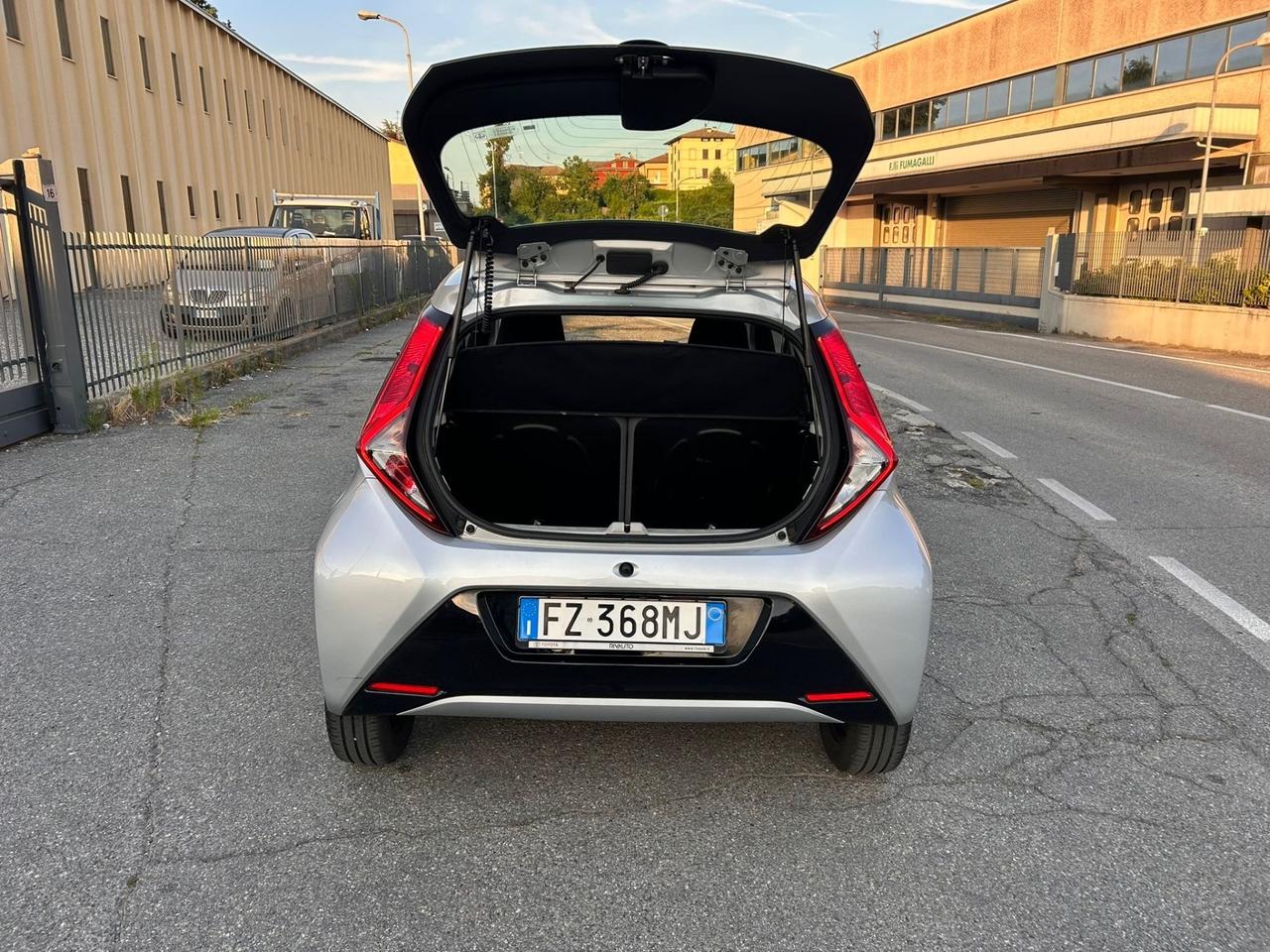 Toyota Aygo Connect 1.0 VVT-i 72 CV 5 porte x-clusiv MMT*SOLO 38000KM*CAMBIO AUTOMATICO*