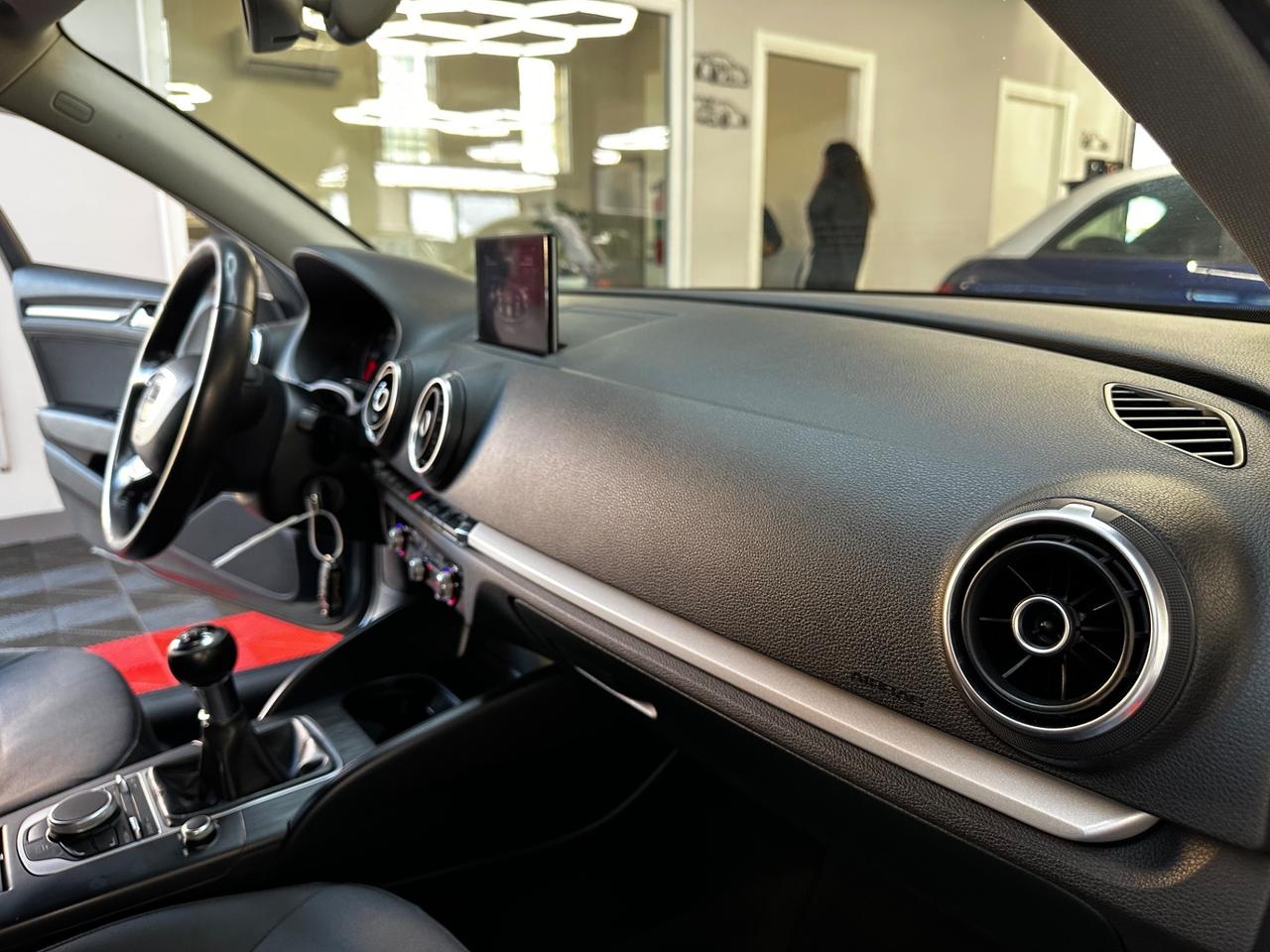 Audi A3 1.6 TDI Attraction - FABIANOAUTO