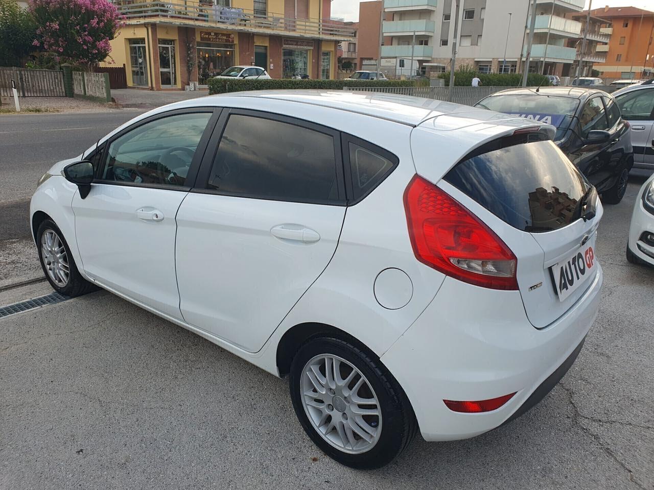 Ford Fiesta 1.4 TDCi 5p. Neopatentati 2010