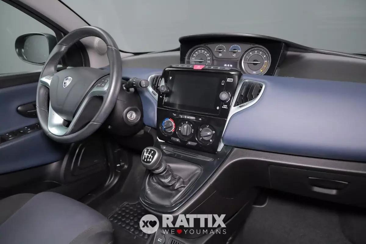 Lancia Ypsilon 1.0 Firefly Hybrid 70CV Platino