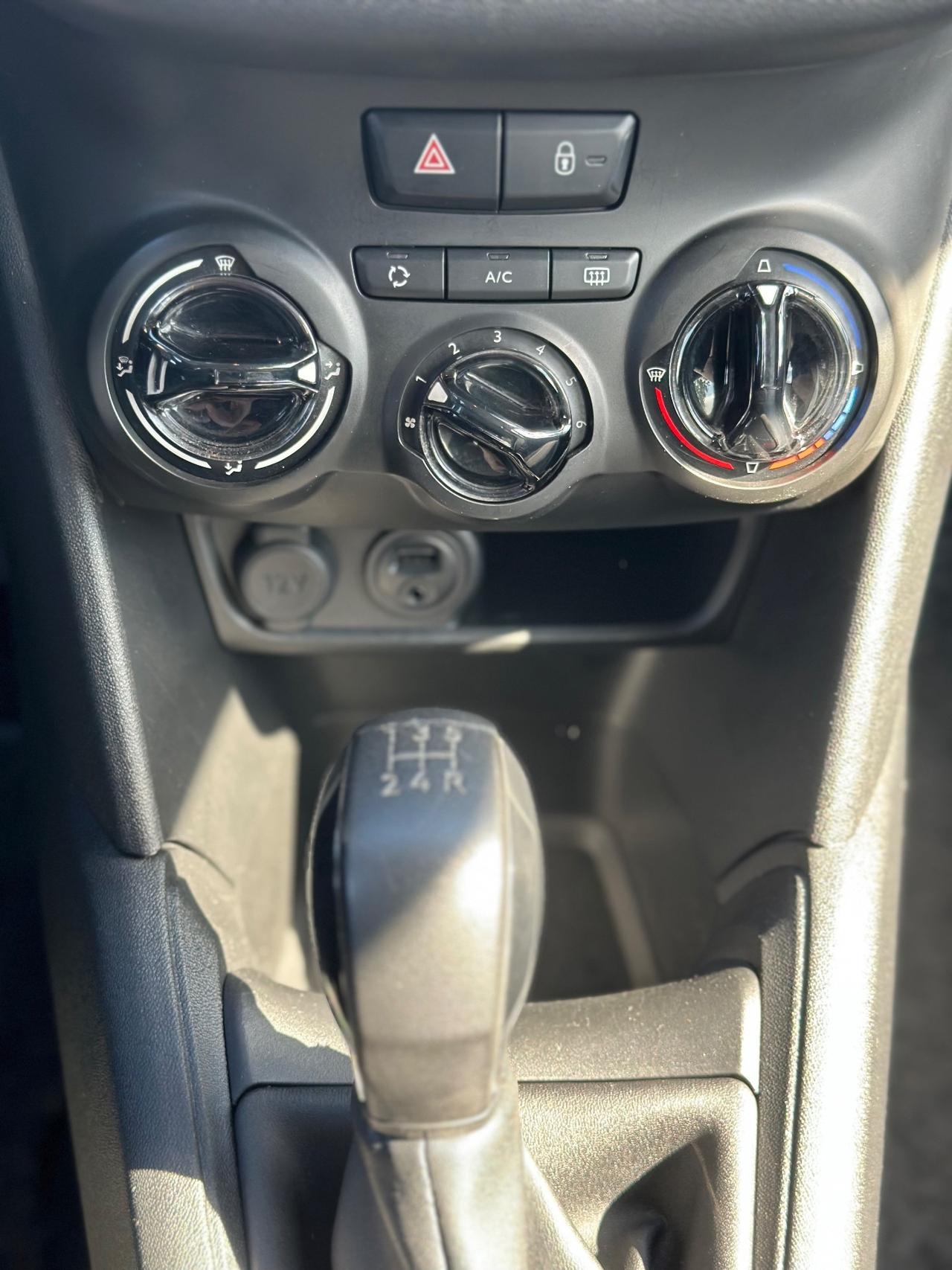Peugeot 208 1.4 HDi 68 CV 5 porte Allure