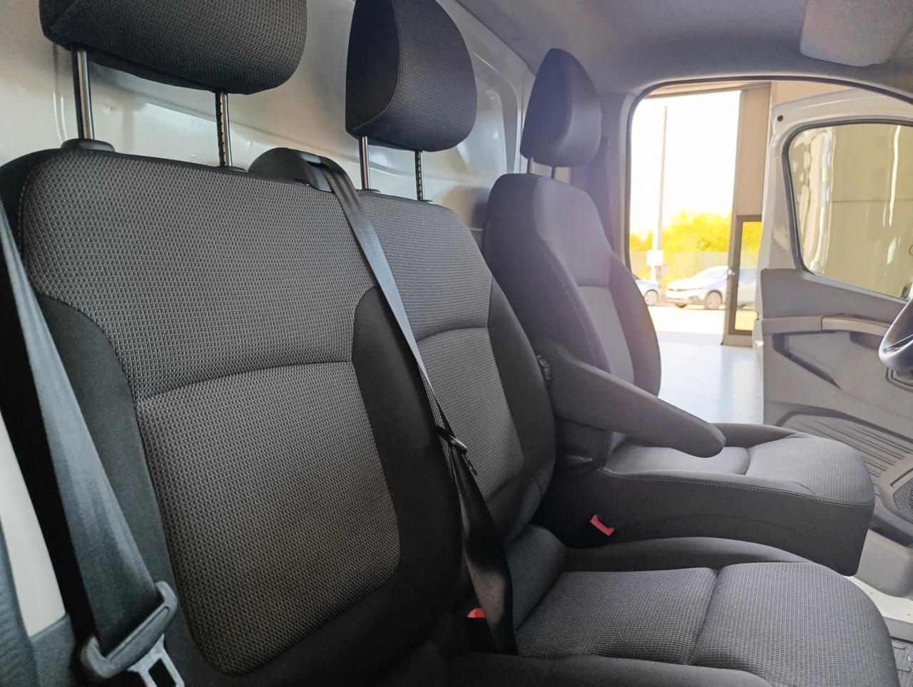 RENAULT Trafic T27 2.0 dci 110cv L1H1 Advance my23