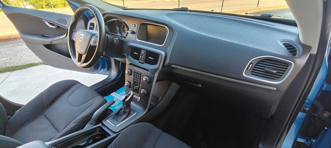 Volvo V40 1.6D Cross Country "AUTOMATICA"