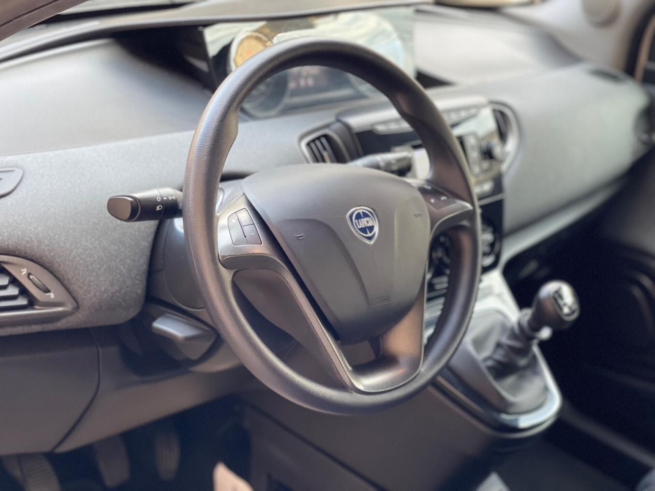 Lancia Ypsilon 1.0 FireFly 5 porte Hybrid Ecochic Silver 2022