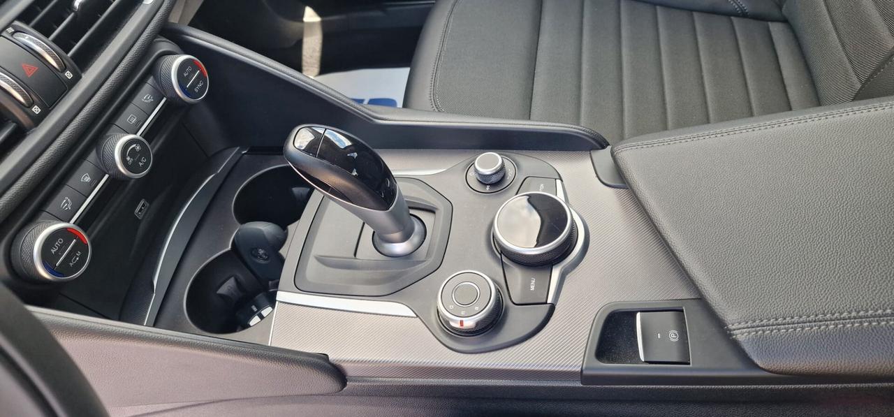 GIULIA 2.2 JTM 180 CV AT8 SPORT EDITION PAERI AL NUOVO