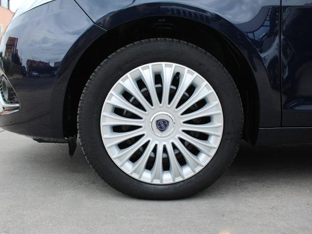 LANCIA Ypsilon 1.2 69 CV 5 porte Silver