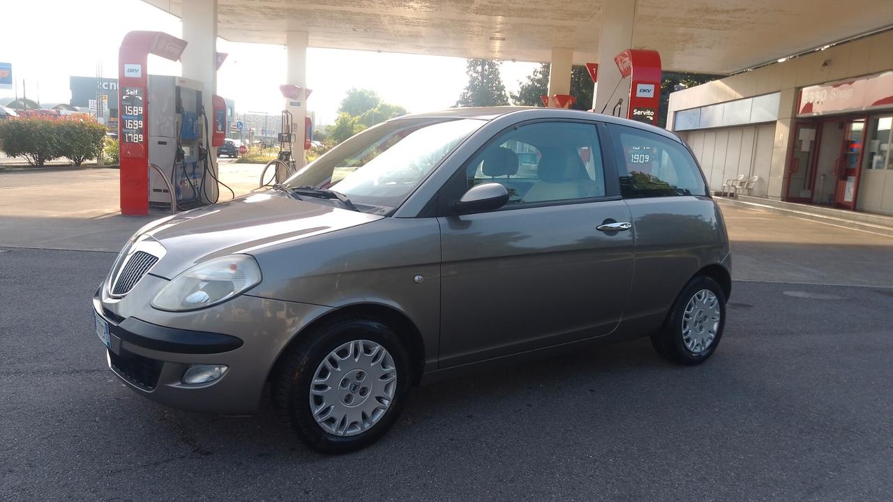 Lancia Ypsilon 1.3 Multijet navigatore neopatentati 05