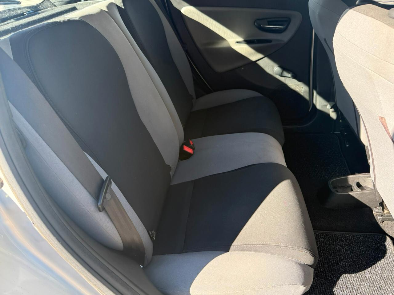 Lancia Ypsilon 1.3 MJT 16V 95 CV 5 porte S&S Silver